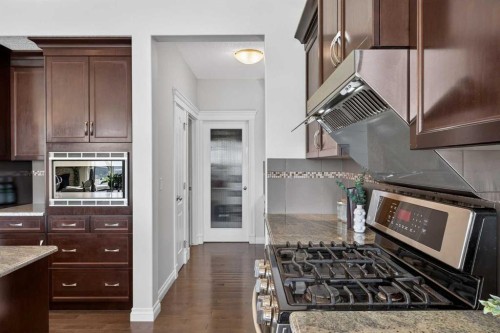 122 Springbluff Boulevard Sw, Calgary, AB - Indoor Photo Showing Kitchen