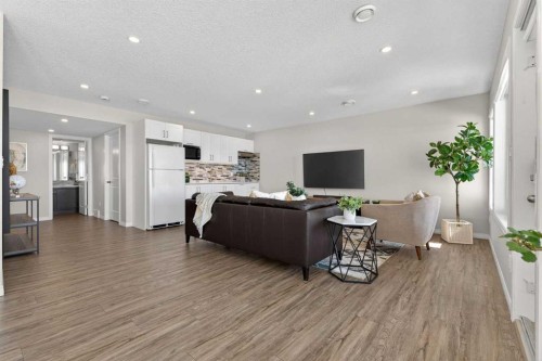 122 Springbluff Boulevard Sw, Calgary, AB - Indoor
