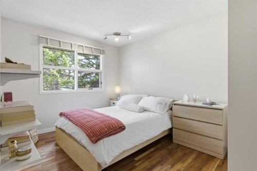 12 Varsville Place Nw, Calgary, AB - Indoor Photo Showing Bedroom