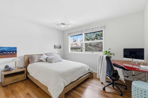 12 Varsville Place Nw, Calgary, AB - Indoor Photo Showing Bedroom