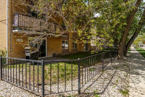 101-655 Meredith Road Ne, Calgary, AB - Outdoor