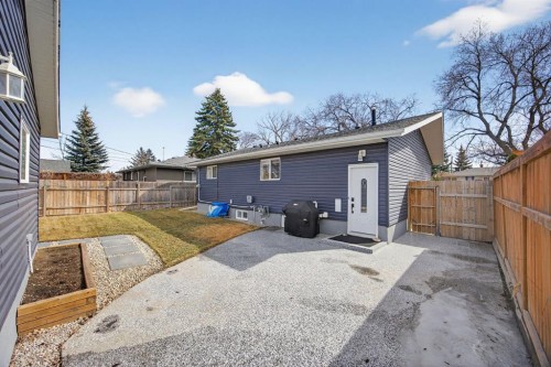 208 78 Avenue Se, Calgary, AB - Outdoor