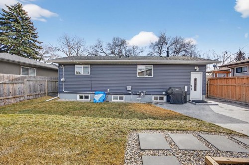 208 78 Avenue Se, Calgary, AB - Outdoor With Exterior