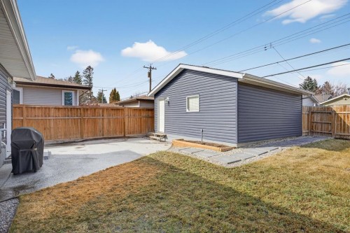 208 78 Avenue Se, Calgary, AB - Outdoor With Exterior
