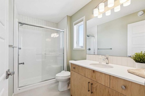 150 Lucas Close Nw, Calgary, AB - Indoor Photo Showing Bathroom