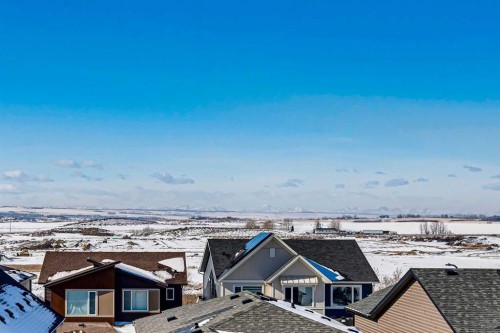 150 Lucas Close Nw, Calgary, AB - Outdoor