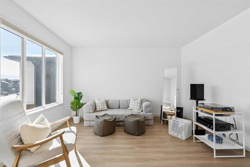150 Lucas Close Nw, Calgary, AB - Indoor