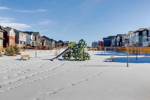 150 Lucas Close Nw, Calgary, AB - Outdoor