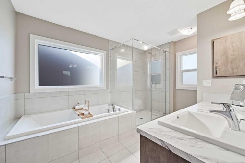 13 Cranbrook Cove Se, Calgary, AB - Indoor Photo Showing Bathroom