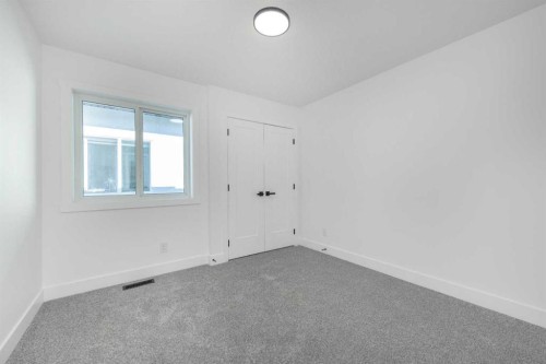 43 Saddlecrest Link Ne, Calgary, AB - Indoor Photo Showing Other Room