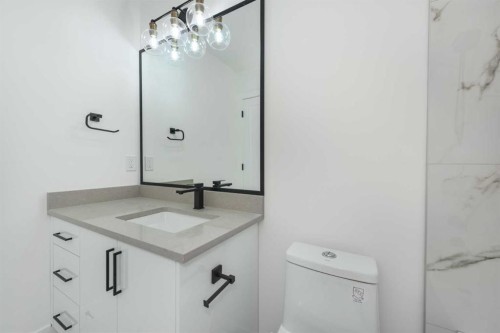 43 Saddlecrest Link Ne, Calgary, AB - Indoor Photo Showing Bathroom
