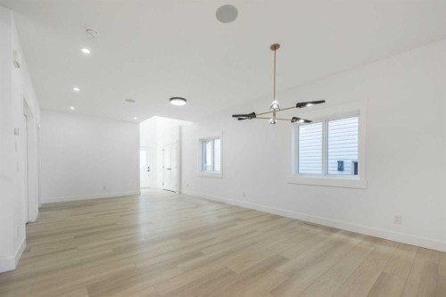 43 Saddlecrest Link Ne, Calgary, AB - Indoor Photo Showing Other Room