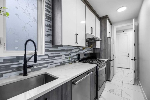 45 Waterford Terrace, Chestermere, AB - Indoor Photo Showing Kitchen