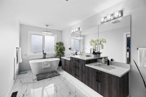 45 Waterford Terrace, Chestermere, AB - Indoor Photo Showing Bathroom