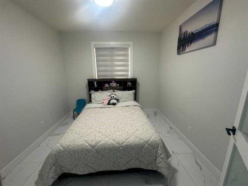 45 Waterford Terrace, Chestermere, AB - Indoor Photo Showing Bedroom