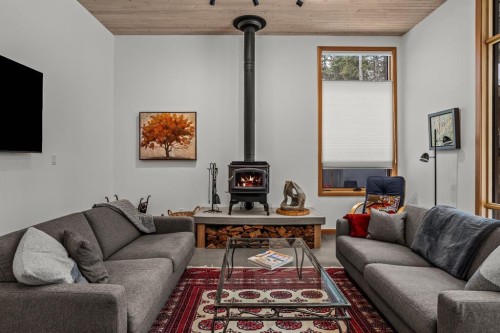 18 Pinewood Crescent, Canmore, AB - Indoor Photo Showing Living Room