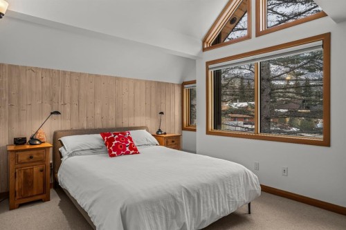 18 Pinewood Crescent, Canmore, AB - Indoor Photo Showing Bedroom