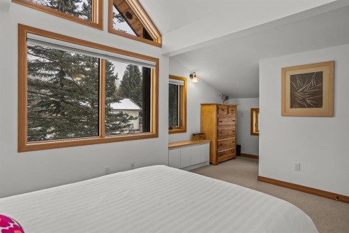 18 Pinewood Crescent, Canmore, AB - Indoor Photo Showing Bedroom