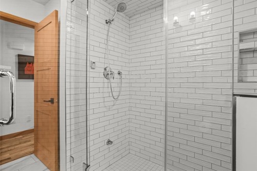 18 Pinewood Crescent, Canmore, AB - Indoor Photo Showing Bathroom