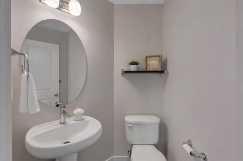 124 Panamount Way Nw, Calgary, AB - Indoor Photo Showing Bathroom