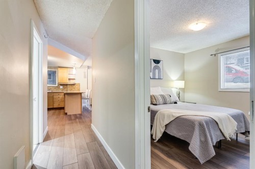 101-922 19 Avenue Sw, Calgary, AB - Indoor Photo Showing Bedroom