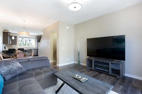 107 Evanston Manor Nw, Calgary, AB - Indoor Photo Showing Living Room