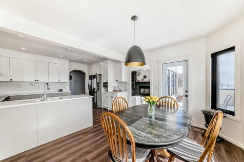 40 Christie Cairn Square Sw, Calgary, AB - Indoor Photo Showing Dining Room