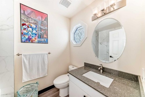 40 Christie Cairn Square Sw, Calgary, AB - Indoor Photo Showing Bathroom