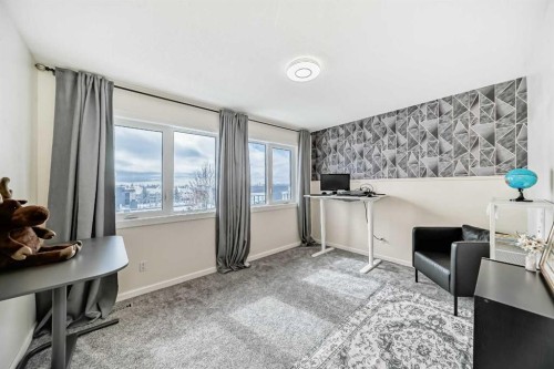 40 Christie Cairn Square Sw, Calgary, AB - Indoor