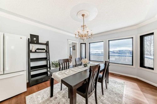 40 Christie Cairn Square Sw, Calgary, AB - Indoor Photo Showing Dining Room