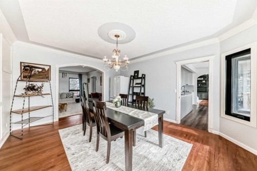 40 Christie Cairn Square Sw, Calgary, AB - Indoor Photo Showing Dining Room