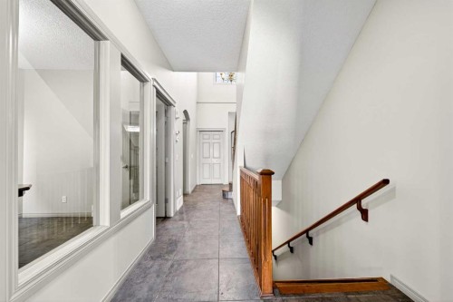 14 Springborough Crescent Sw, Calgary, AB - Indoor Photo Showing Other Room