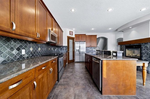 14 Springborough Crescent Sw, Calgary, AB - Indoor Photo Showing Kitchen