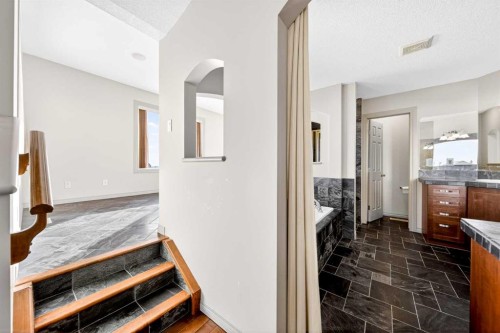 14 Springborough Crescent Sw, Calgary, AB - Indoor Photo Showing Other Room