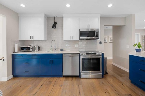 5689 Brenner Crescent Nw, Calgary, AB - Indoor Photo Showing Kitchen With Stainless Steel Kitchen With Upgraded Kitchen