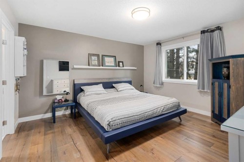 5689 Brenner Crescent Nw, Calgary, AB - Indoor Photo Showing Bedroom