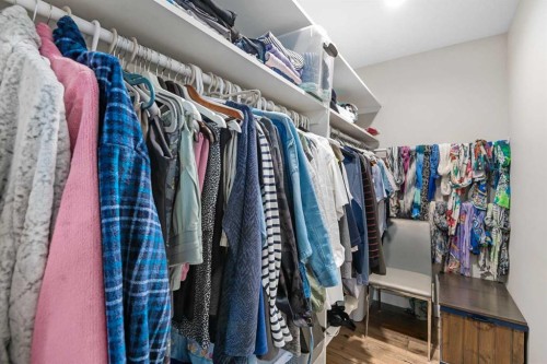 5689 Brenner Crescent Nw, Calgary, AB - Indoor With Storage