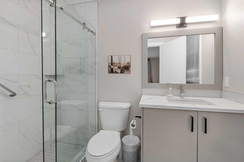 5689 Brenner Crescent Nw, Calgary, AB - Indoor Photo Showing Bathroom
