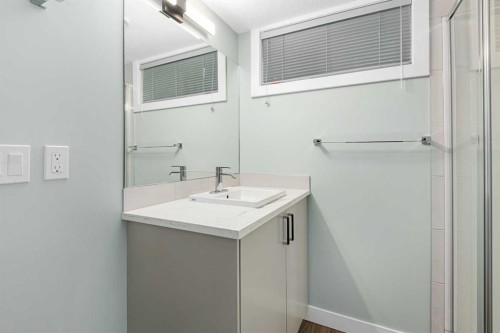 5689 Brenner Crescent Nw, Calgary, AB - Indoor Photo Showing Bathroom
