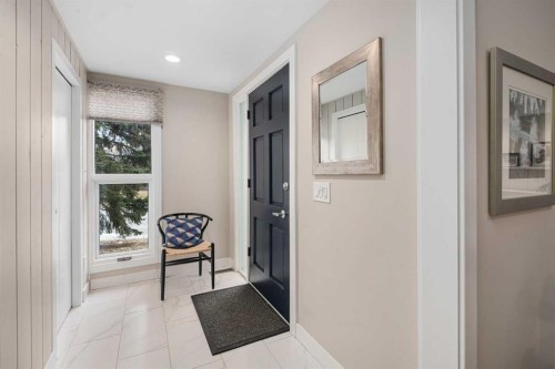 5689 Brenner Crescent Nw, Calgary, AB - Indoor Photo Showing Other Room