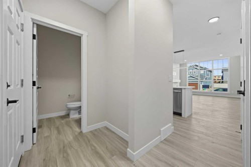 1047 Bayview Crescent, Airdrie, AB - Indoor Photo Showing Other Room