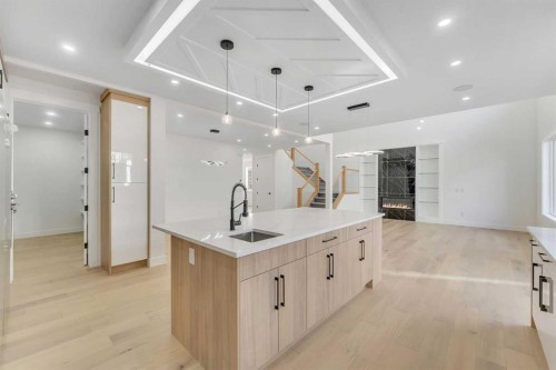 18 South Shore Road, Chestermere, AB - Indoor Photo Showing Other Room