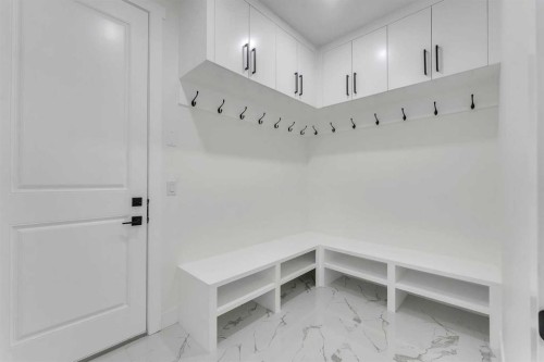 18 South Shore Road, Chestermere, AB - Indoor