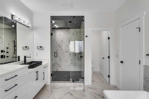 18 South Shore Road, Chestermere, AB - Indoor Photo Showing Bathroom