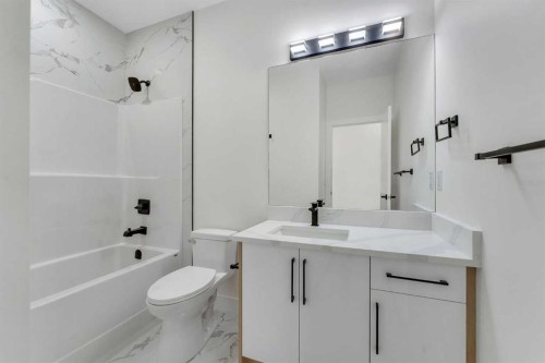 18 South Shore Road, Chestermere, AB - Indoor Photo Showing Bathroom