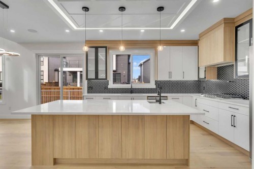 18 South Shore Road, Chestermere, AB - Indoor Photo Showing Kitchen With Upgraded Kitchen