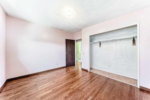 2610 Dover Ridge Drive Se, Calgary, AB - Indoor Photo Showing Other Room