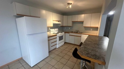 8-6203 Bowness Road NW Calgary, AB T3B 0E2