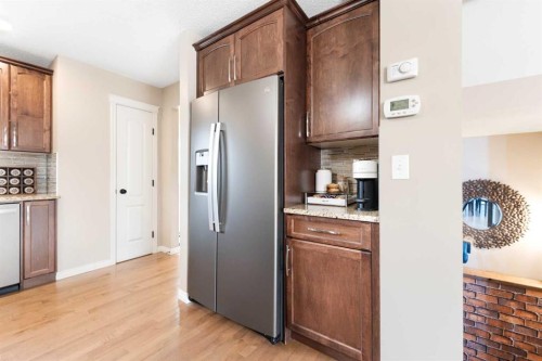 100 Evansborough Common Nw, Calgary, AB - Indoor Photo Showing Kitchen