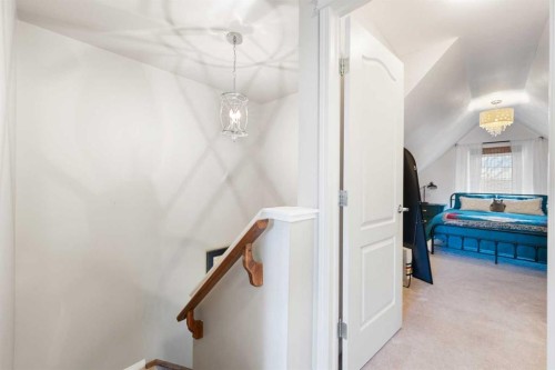 100 Evansborough Common Nw, Calgary, AB - Indoor Photo Showing Other Room